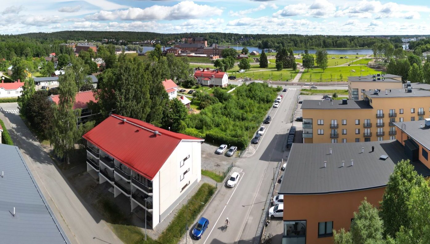 ilmakuva-punakattoinen-talo